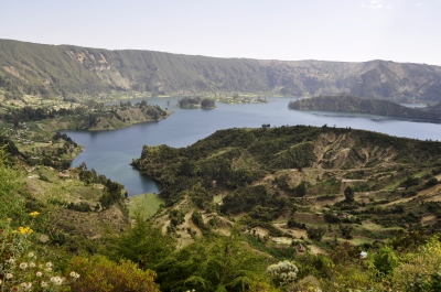 Lake view in the Wenchi Crater, Ethiopia (DeDuijn (Wikimedia))  CC BY-SA 
Información sobre la licencia en 'Verificación de las fuentes de la imagen'